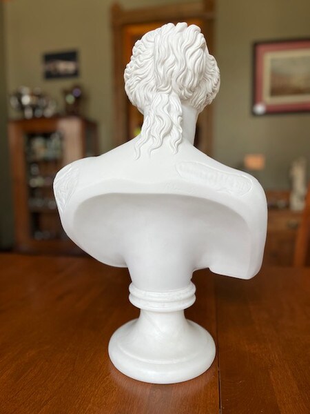 Back View of Venus De Milo Signature on shoulder Bust Sculptures marble
